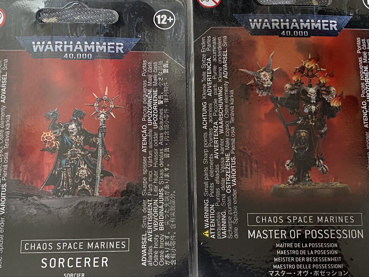 週刊コンバットパトロールから初めて、偽りの皇帝に死を！と思いケイオスをしたくて集めてたんですが、全て積みという罪を背負ってしまいました…
週刊ケイオス始まったら作ろうと考えてましたがティラニッドブームが来ておりまだしばらく先になりそうです。
週刊ケイオス終わったら必ず…！