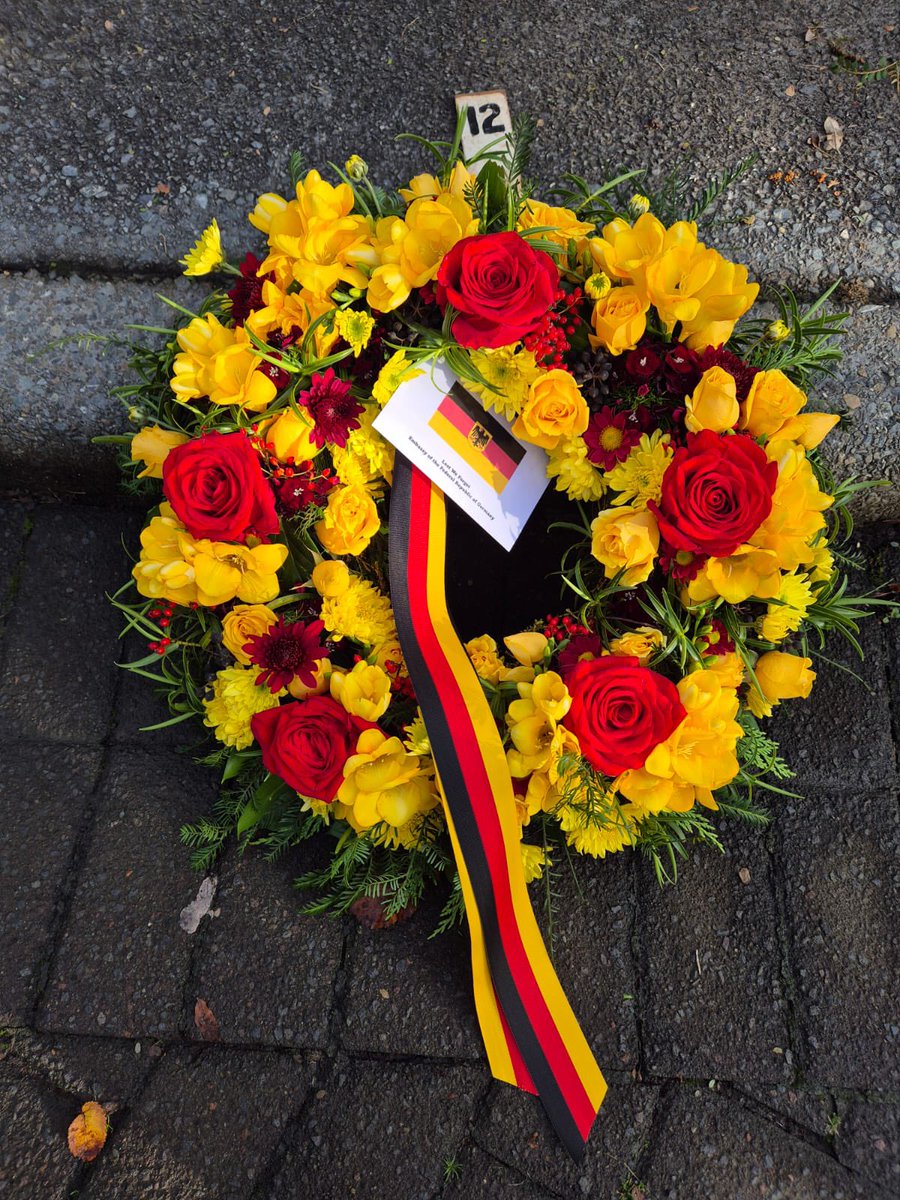 GermEmbWell's tweet image. 🇩🇪 German Ambassador HE Nicole Menzenbach laying a wreath at the #ANZAC Day 2026 National Commemoration Service at Pukeahu National War Memorial in 🇳🇿 #Wellington. Lest we forget. 🇳🇿🇦🇺 #ANZACDAY2026