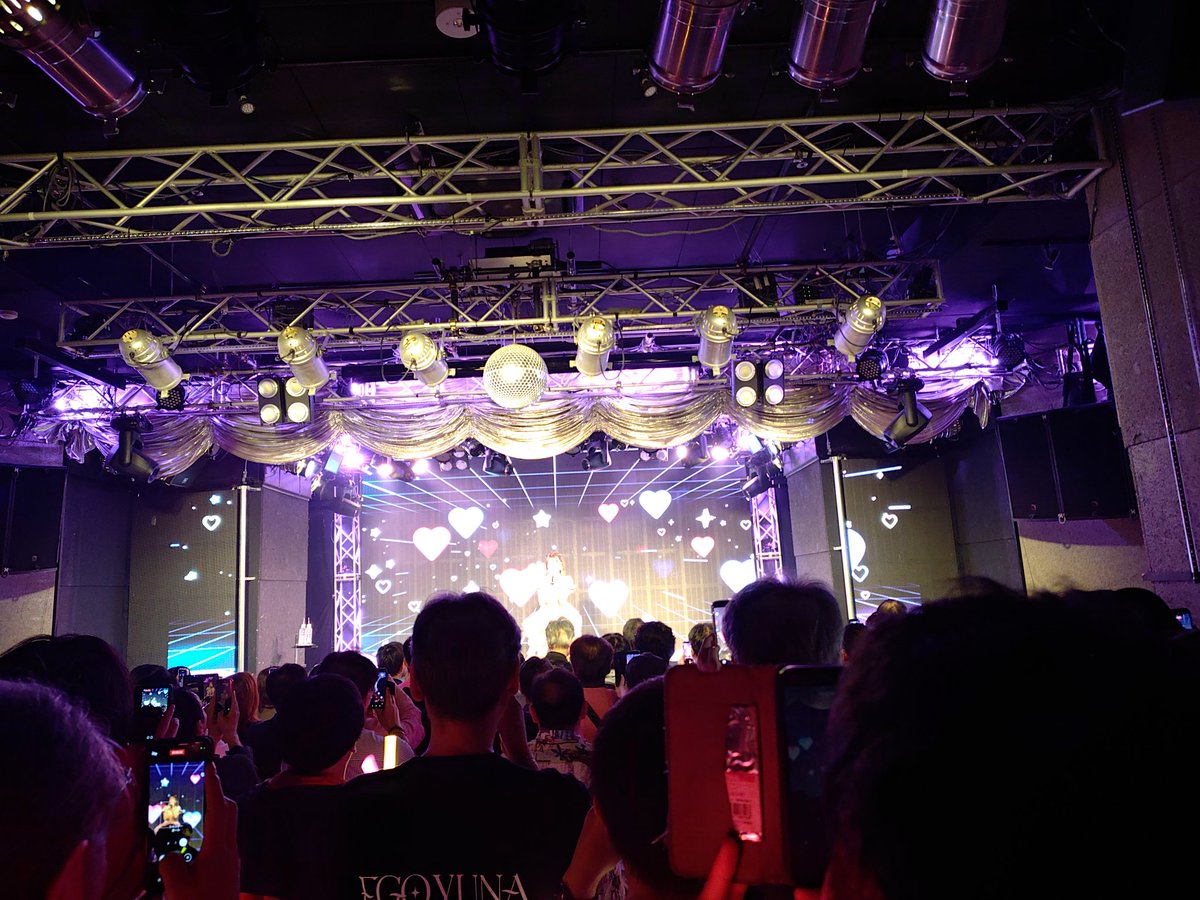 junit's tweet photo. 24日、 #江籠裕奈 6th Singleリリースライブ
「#ゆうなちゃんに！#りあるくらっしゅ♡」。個人的には久しぶりの、今年最初のライブ。何といっても新曲の「ジャージ×メイド」衣装を完璧に着こなすゆうなさんの素晴らしさ。アンコールでは撮影タイムもあって、初めて自分のスマホで撮影できました。 https://t.co/dCPfA1ohHd