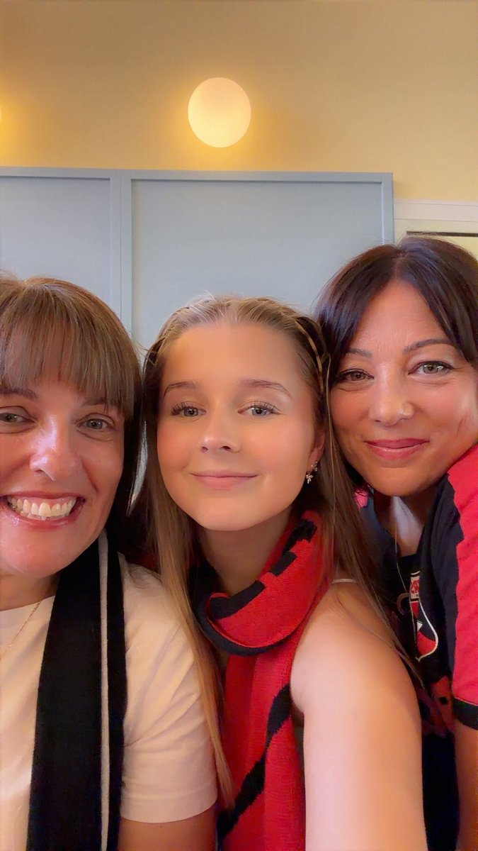 ♥️•taz•🖤 tweet media