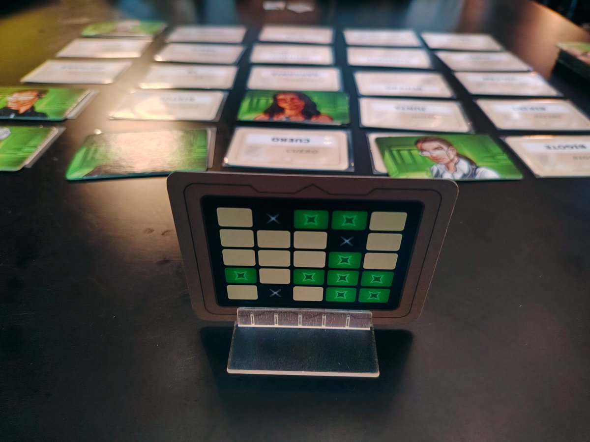 SamgamesGamyi's tweet photo. Café y juegos de mesa. Siempre buena combinación.
#CodeNamesDuo, el de siempre pero para 2. Muy bien adaptado. El contador de turnos le añade tensión 🕵️
#HiRollerBoardGameCafe https://t.co/uPAass5Cn8