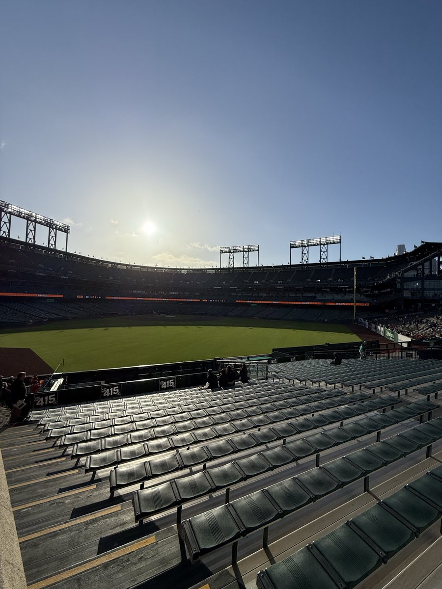 jack_sd_'s tweet photo. 2nd best ballpark in the major leagues 💯 https://t.co/EDa0wHIq6e