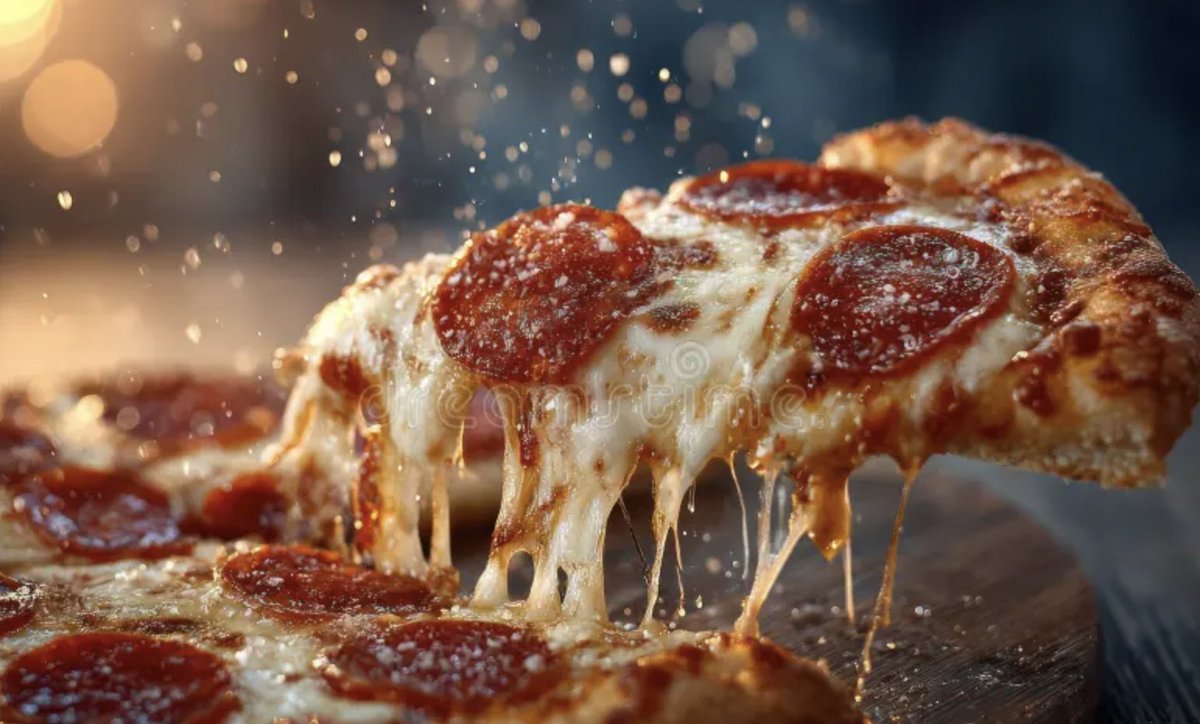 FoodTravelUSA's tweet photo. Oh. There's a white label pizza you need to know about.. and it's not Kirkland. It's another store. Next show - https://t.co/voIMS3JBbZ