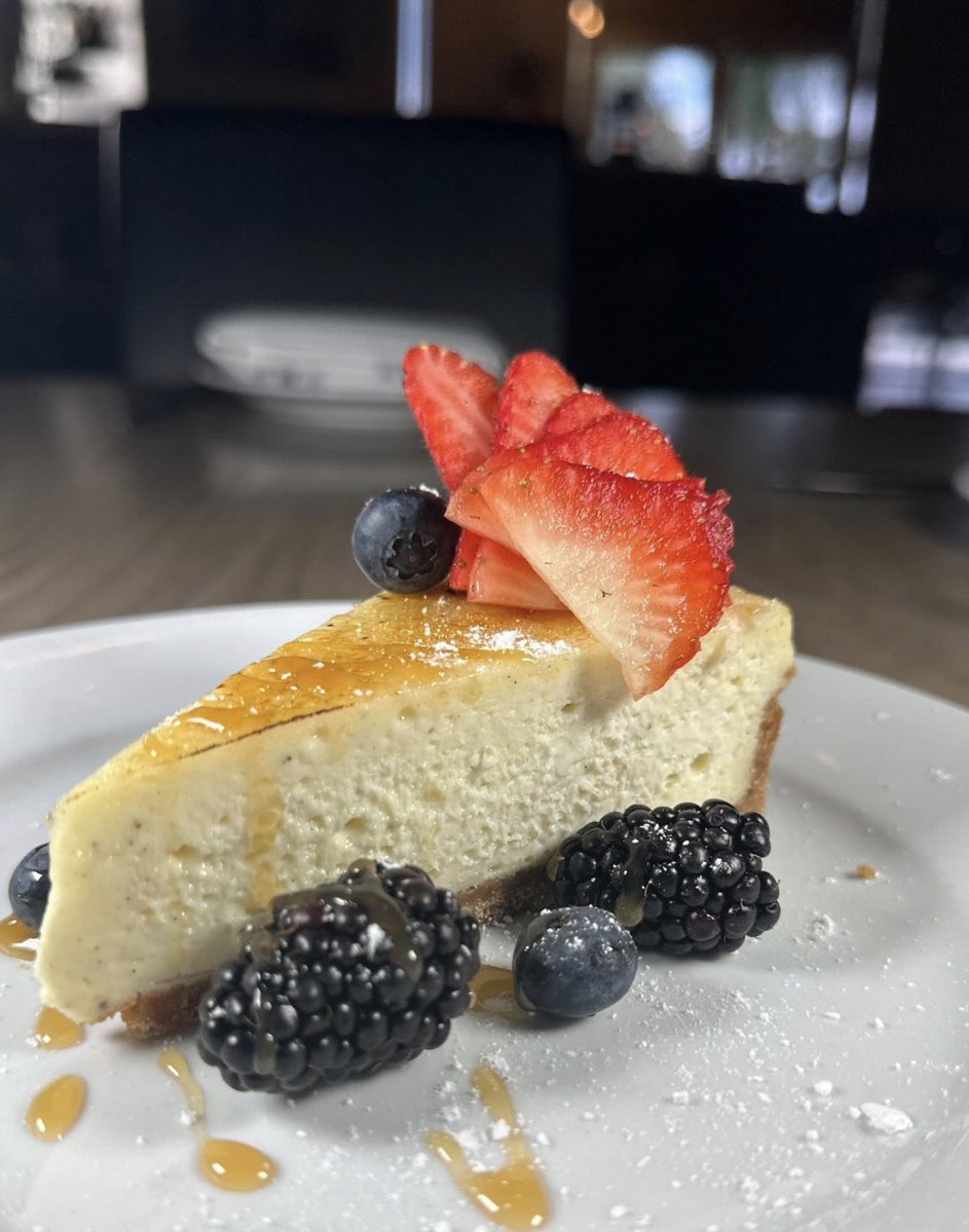 Chefmarkcoakley's tweet image. Crème Brûlée Cheesecake
#chef #cheesecake #foodie