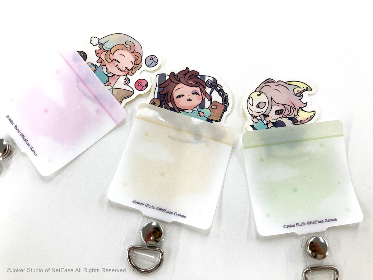 【📢#IdentityV フェア開催中🎉】

【2026年6月13日(土)頃発売予定】
「第五人格幼稚園」～おひるねタイム～🛌

新商品のフォンタブ＆ステッカーセットをご紹介💮
フォンタブにステッカーを挟んで
かわいいちびっこたちにお布団をかけてあげてくださいね🐑

ご予約はこちら👇
animate-onlineshop.jp/animetitle/ind…