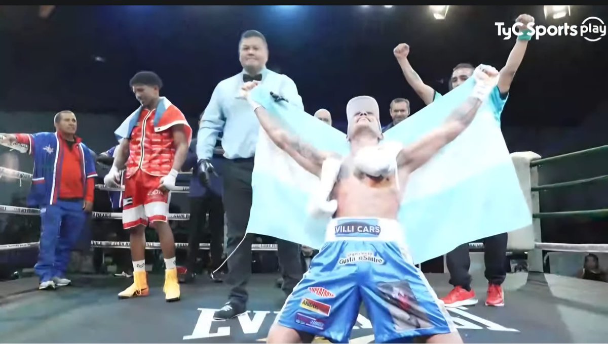 Gus_Sastre's tweet photo. Esta noche el madrynense Yonathan “Chucaro” Sánchez ganó el título en la división superwélter en el marco de la Convención Fedelatin 2026 de la Asociación Mundial de Boxeo que se realiza en Chile. https://t.co/ZZCpYywLaG