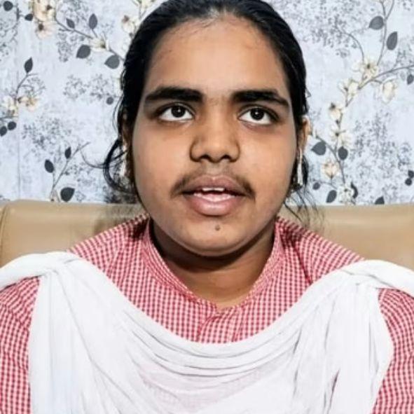 arayaawww's tweet photo. > Remember Prachi Nigam? Trolled for looks. Known for marks.

> In 2024, Prachi Nigam topped the UP Board Class 10 exam, but instead of being celebrated, she was cruelly trolled for her appearance.
> She even said she wished she hadn't been rank 1, so she could have avoided the unwanted attention and trolling.
> Despite this, she made it clear that her marks and hard work matter more than appearance.
> She stayed focused, ignored the noise, and kept moving forward.

> Now, Prachi has scored 91.20% in Class 12, with 99 in Maths, proving that determination is louder than hate.
> Her dream is still the same — to become an engineer and study at IIT.

Prachi’s journey proves that success is defined by talent, not appearance.