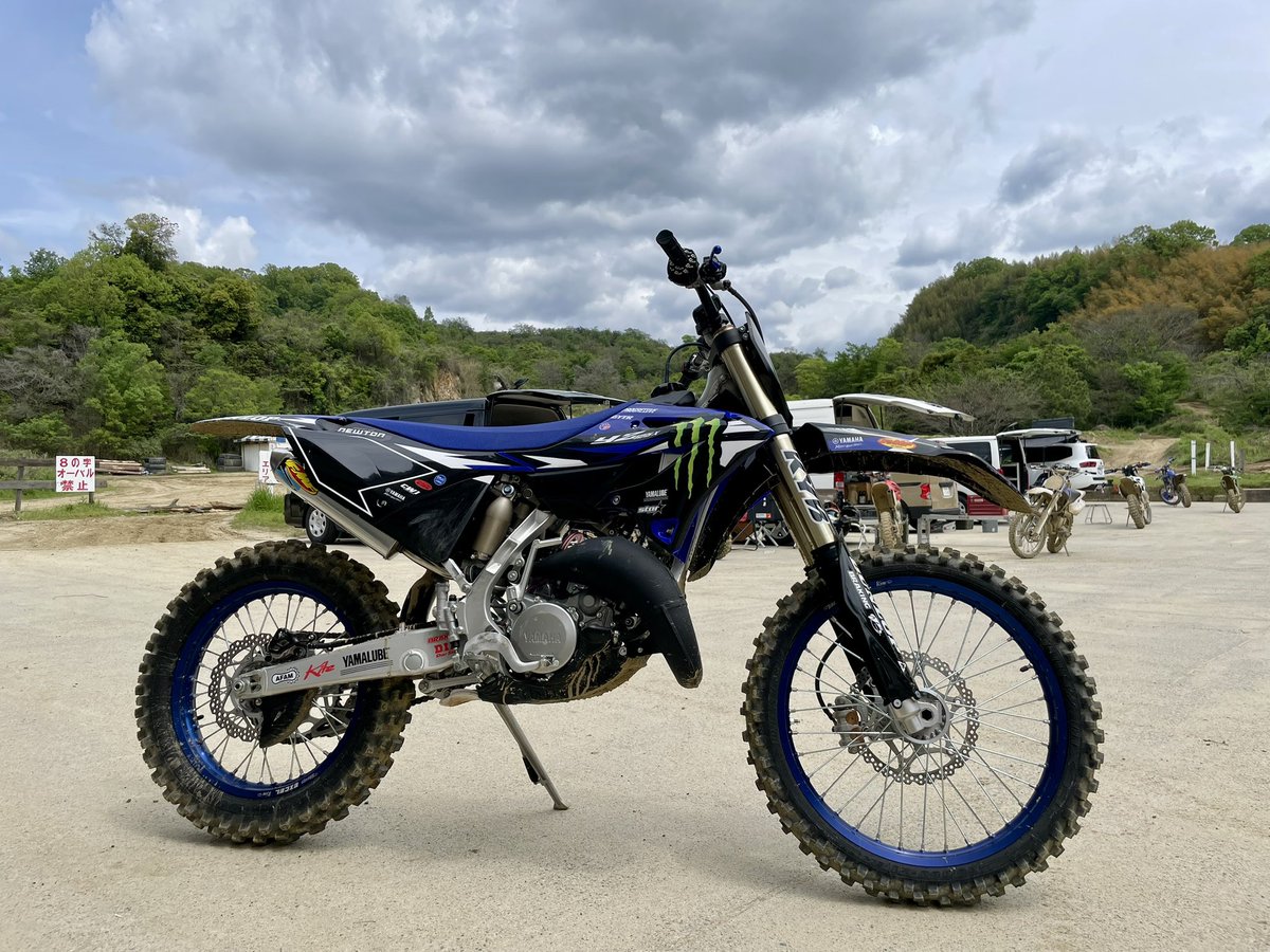 supershear's tweet photo. プラザ阪下、ベスコンで楽しい✨
#YZ125X https://t.co/0aJbh4nswc