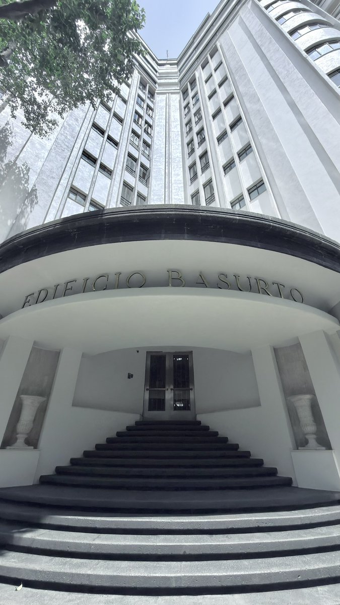 Kazu31_'s tweet image. This is Basurto Building in #mexicocity
taken on the @Apple #iPhone17
#ShotOnIphone #mobilephotography 
#architecture