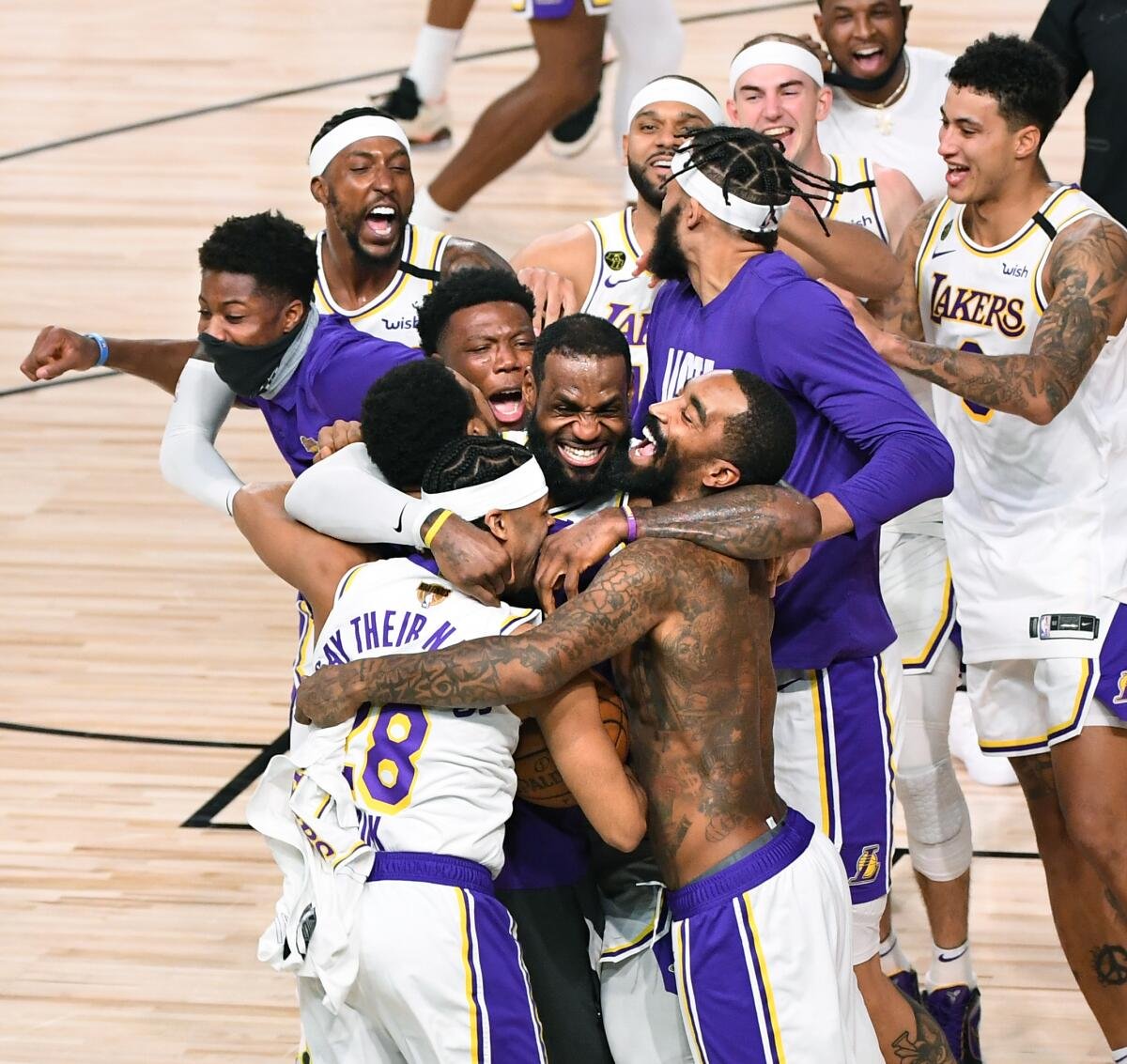 Lakers Lead tweet media