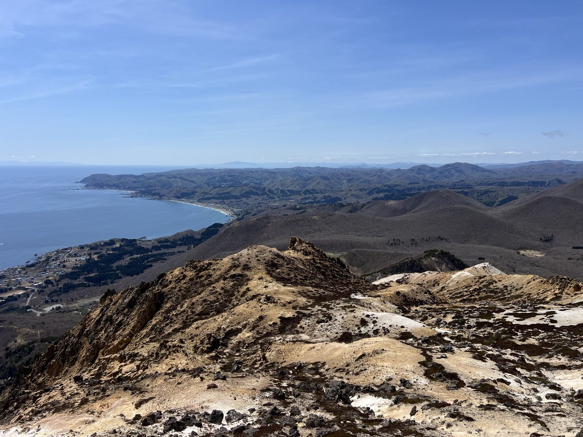 yuusuke0831's tweet photo. 恵山山頂。下北半島や室蘭が見渡せて気持ち良い。
ここはまだ函館市です。#rubykaigi https://t.co/XPjvuhxvXA