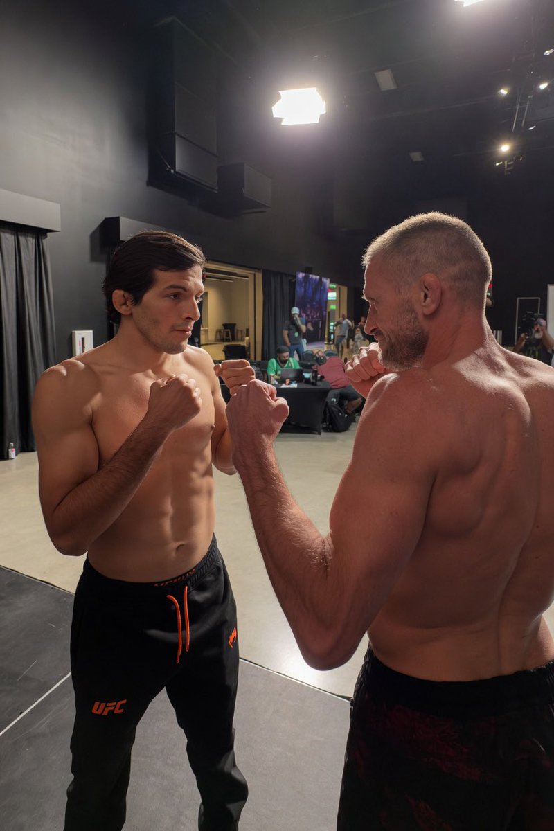 Legionnairecsn's tweet image. #UFCVegas116 Sterling vs Zalal Ceremonial Weighin Faceoffs, Live Tonight Saturday on Paramount Plus 

📸@ DanaWhite
#mixedmartialarts
#combatsports
#Knockout
#wrestling