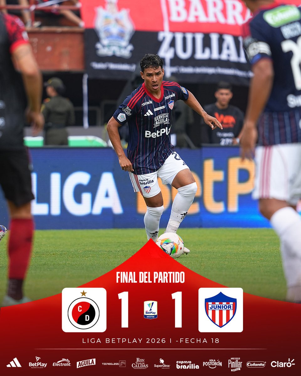 TheLaVox's tweet image. #CúcutaDeportivo y #AtléticoJunior empataron 1–1 en el torneo #PrimeraA, en un duelo donde Luis #Muriel abrió el marcador para el conjunto barranquillero a los 32 minutos y Luifer #Hernández igualó cinco minutos después para el local.

El resultado mantiene a #AtléticoJunior en