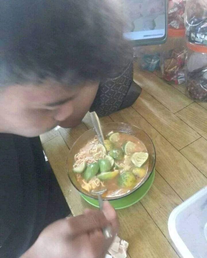 Ketawa itu GRATIS 🛩 tweet media
