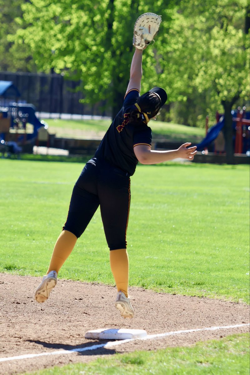 Av_Blankenship's tweet image. 21-7 W vs West Springfield — We’re now 10-0 on the season!! 🔥

Went 4-6 (2B, 3B, 2 1B) | 3 RBI | 2 R
Defense: 7 PO / 7 TC at 1B

#StudentAthlete #Softball #Recruiting #ClassOf2028 @MassLiveHS