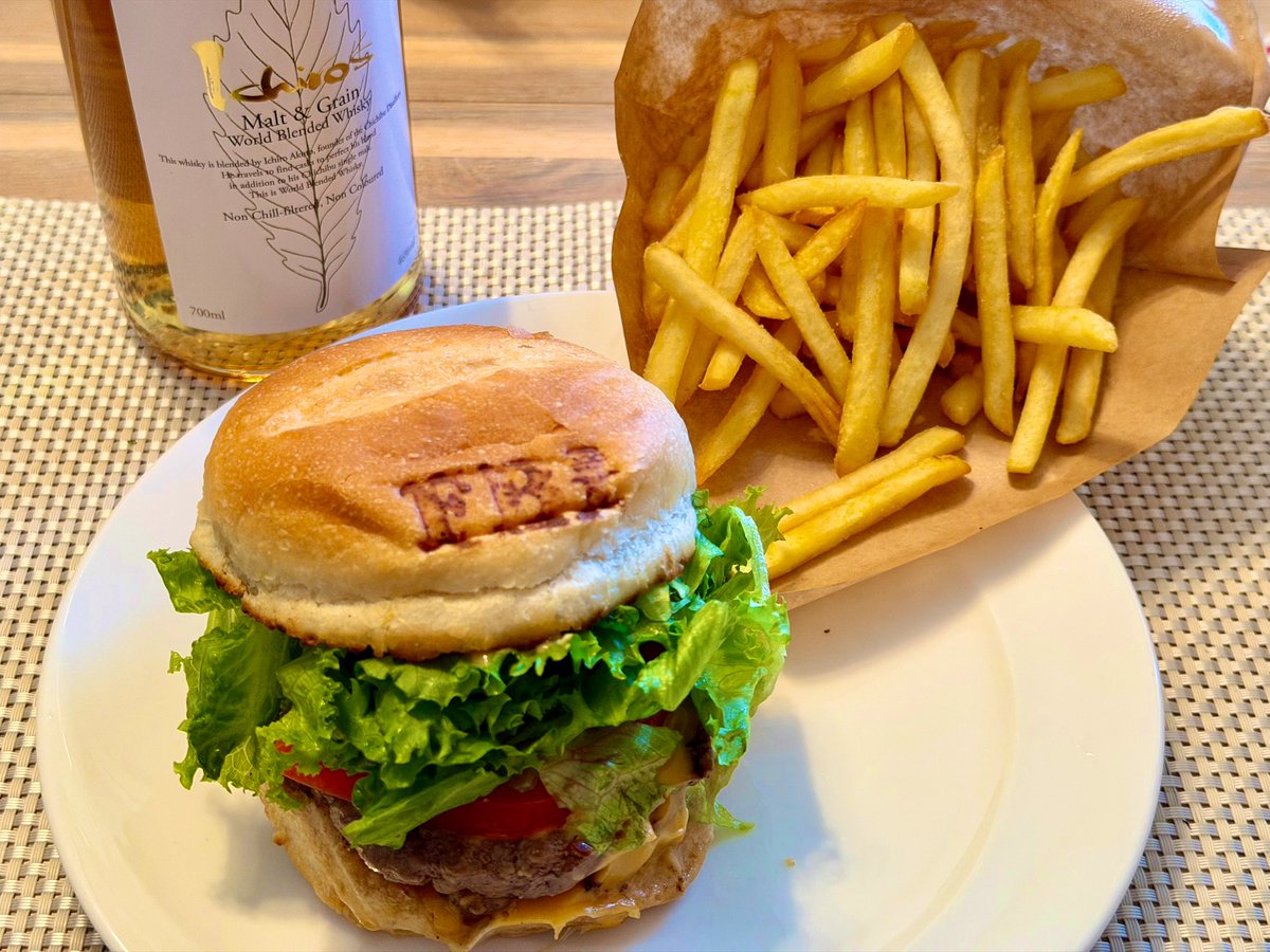 コロ助 tweet media