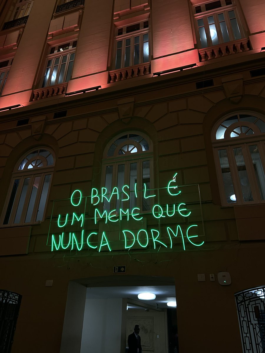 nigrifernanda's tweet photo. sinto que fui na melhor exposição da minha vida https://t.co/nFUwoVXSdA