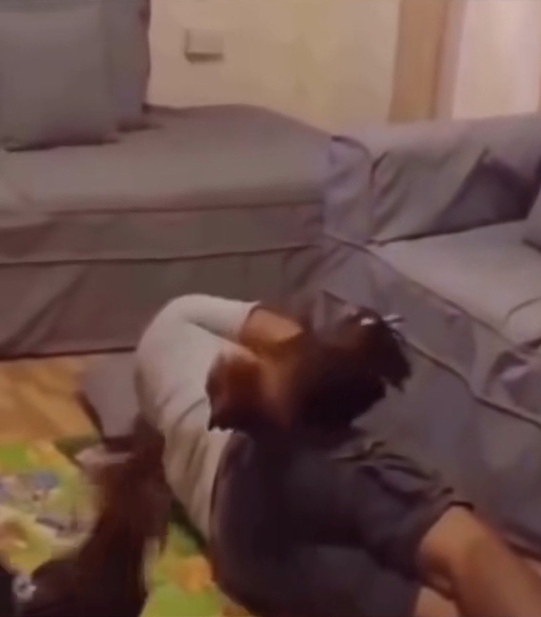 WIRELESS GUY_😬 tweet media