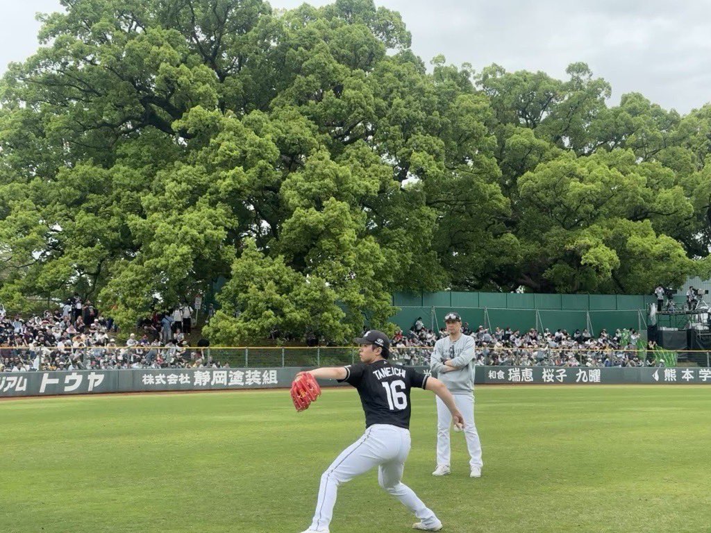 種市篤暉 投手、キャッチボール中。 いざ、今季初勝利へ。 #chibalotte