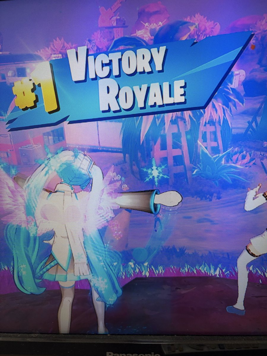 syokutyu's tweet image. ビクロイ感謝
決め手はロケランよ
#Fortnite