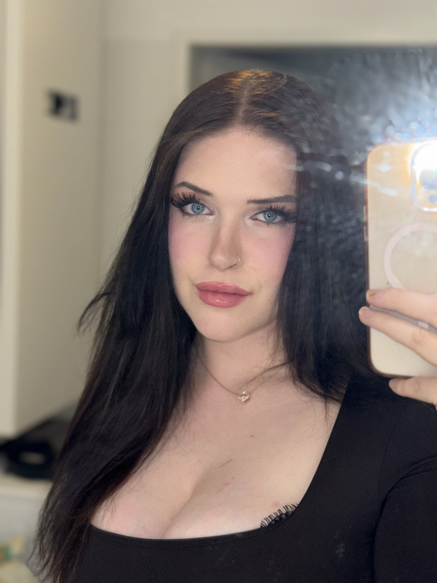 Goddess Sophie 🖤✨ tweet media