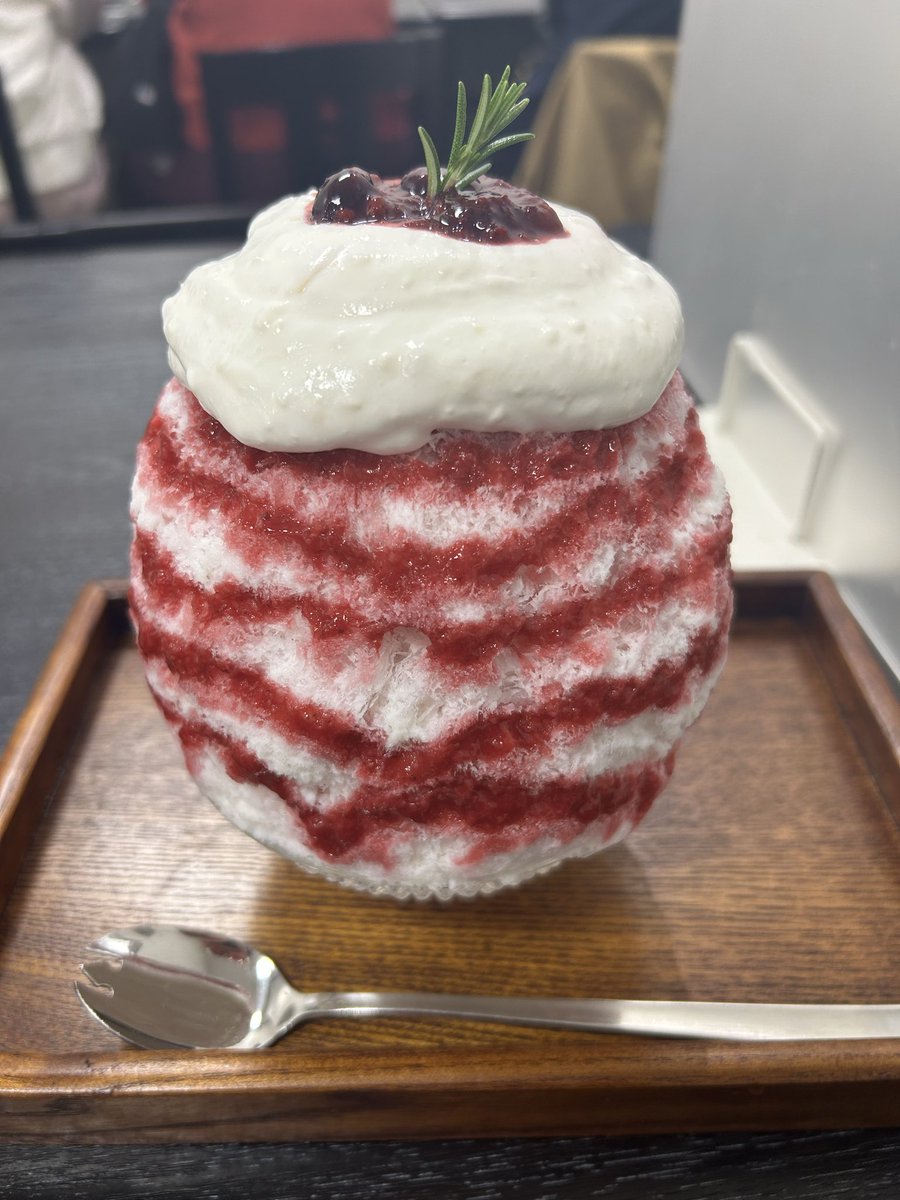 su_official__'s tweet photo. #かき氷　#みつをこぼせ　#新宿高島屋
春の美味コレクション

・あま玉
・Very mix レアチーズ
https://t.co/OIik7RxJfy https://t.co/mmUdUrD826