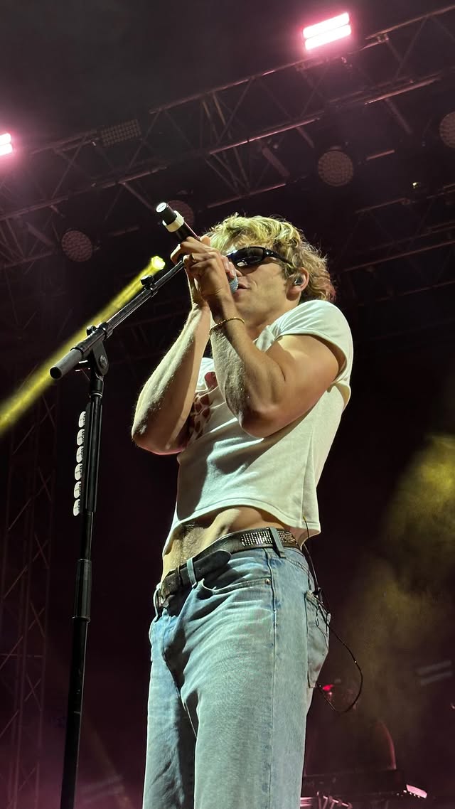 Ross Lynch News tweet media