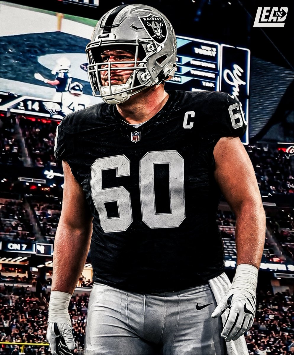 RaidersLead's tweet photo. First look at Trey Zuhn III in the silver and black 🤩🏴‍☠️ https://t.co/DSgkQiFsVe