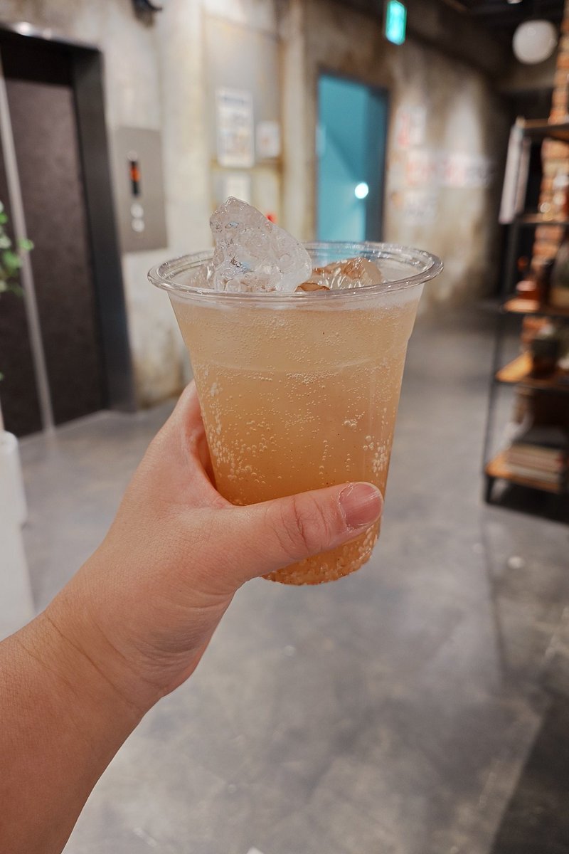 合法魔除け水を飲んでいます🥤

#TBB1stanv