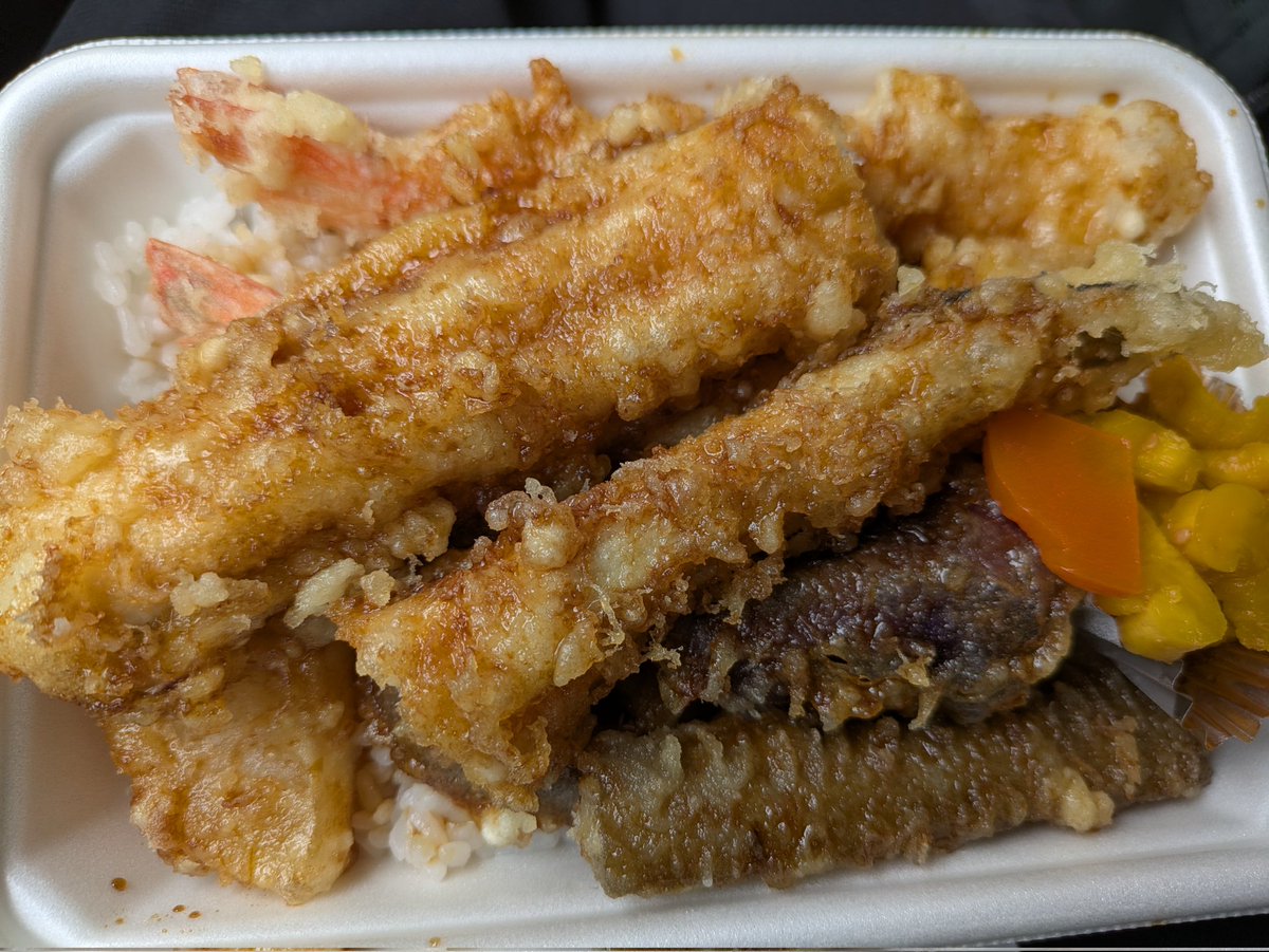 さすけ tweet media