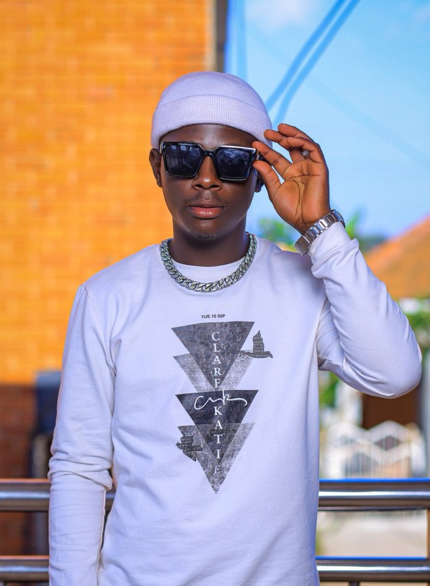murapro0's tweet photo. Good morning,
Yes you said you don't know #khangivas music and you have never heard any song of his being played
"How will you need something when you don't know its importance "
Our break through is coming we shall shine β¨οΈ
Up raising young star π https://t.co/FkSww08OmH