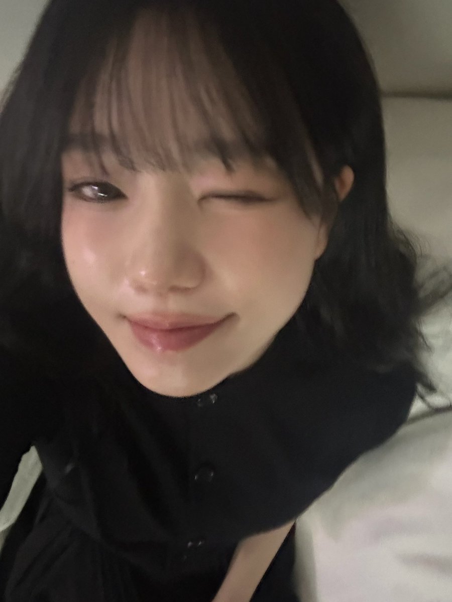 씹덕상메보출신여자아이돌이 오징어게임을 첫 정극으로 출연 뒤로 이창동영화, 아이돌사생팬, 범죄자헌터 연기하는거 ㅈㅉ 너무 흥미로운데 어떠케 참아욬ㅋㅋㅋㅋㅋ