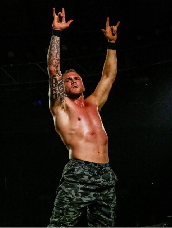 𝑴𝒚𝒍𝒆𝒔 𝑩𝒐𝒓𝒏𝒆. tweet media