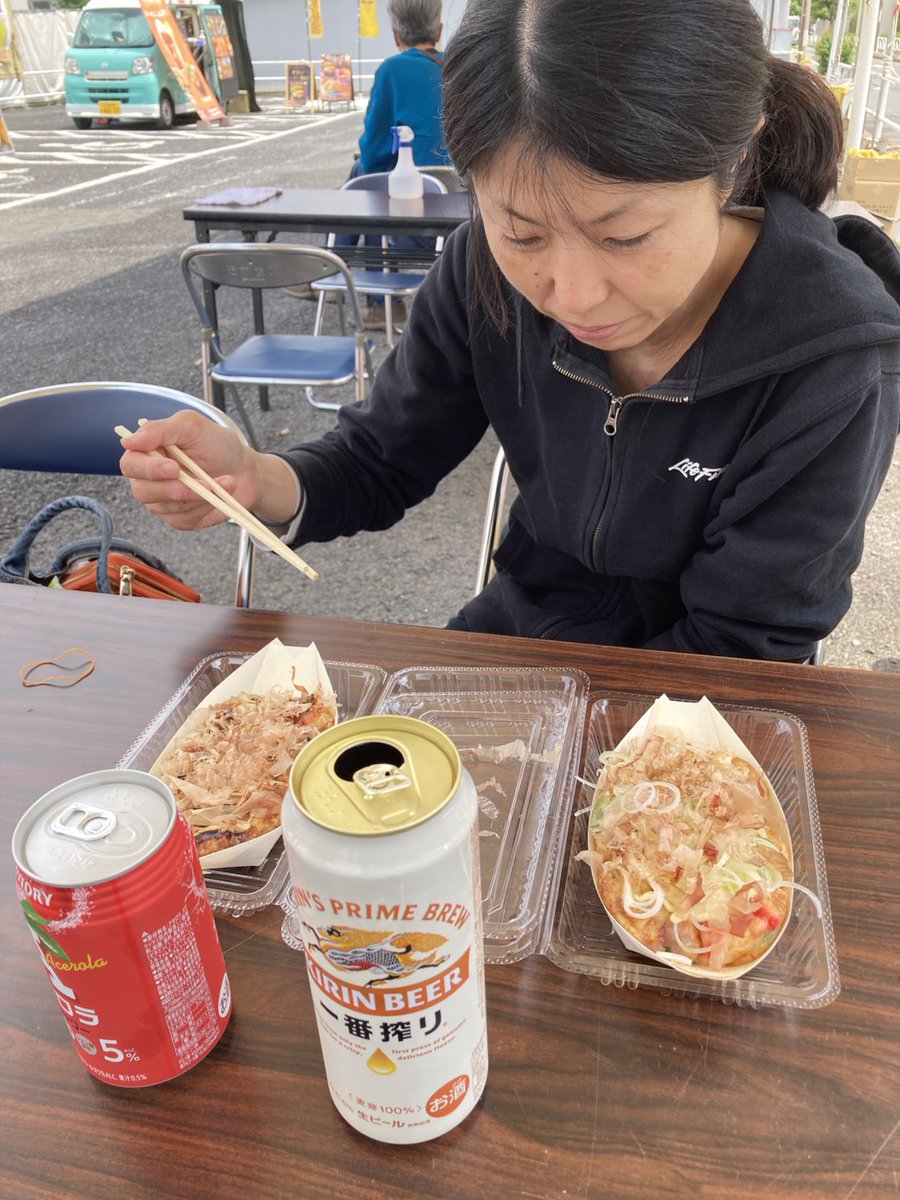 QuestAz_'s tweet photo. 名古屋競輪場に「輪蛸」来てくれた❣️

激アツー🐙

＃名古屋競輪場 ＃輪蛸 ＃たこ焼き https://t.co/aUR44XDOEH