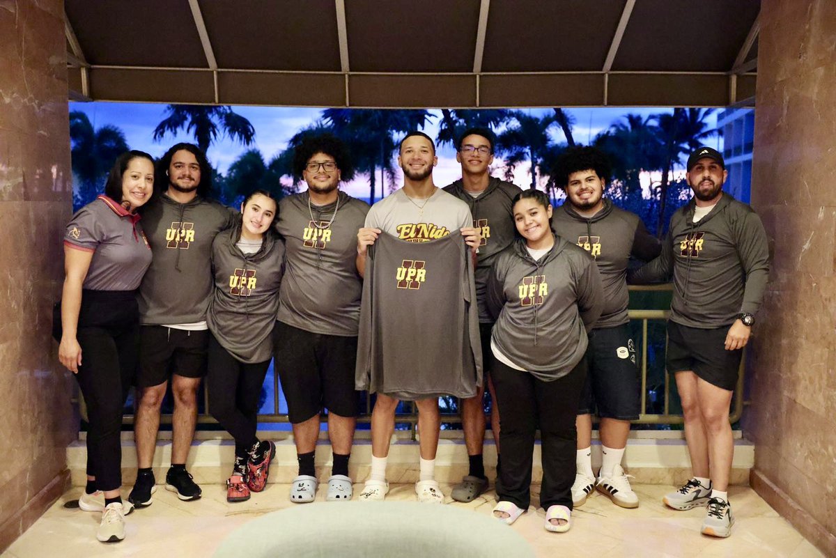 UPRHComunica's tweet image. ¡Listos para competir! 🔥🥋

La Oficina de Actividades Atléticas entregó los abrigos a nuestros atletas de judo, quienes mañana saldrán a darlo todo en la competencia.

@upr_oficial #UPRH