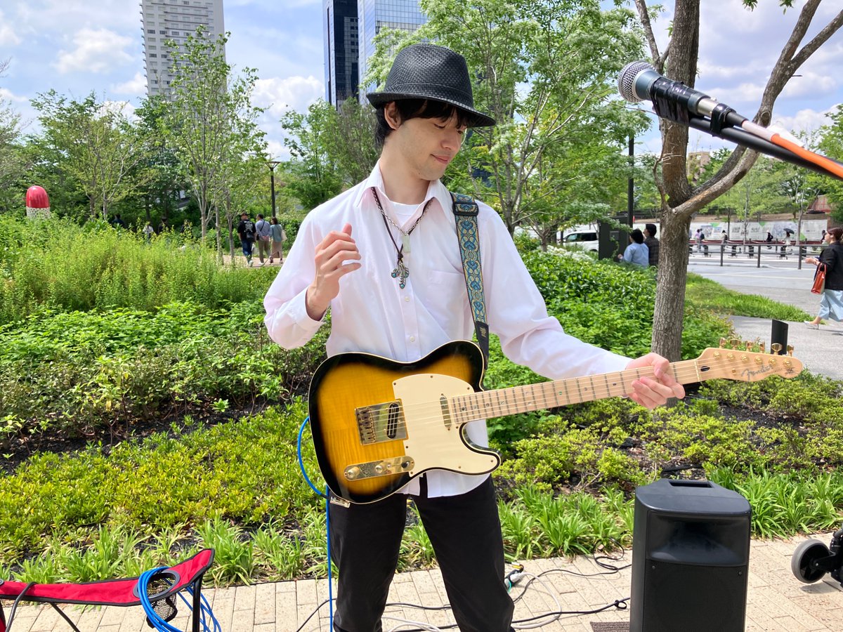 BUSKER_UMEKITA's tweet image. 【🎤本日のバスカー🎸】
🌳グラングリーン大阪
🪧いちょう並木（H）
#TUB さんです🎸

お久しぶりの登場です‼️

⭐️5/17(日)サウンドメッセ海辺のステージにて11:50〜弾き語りライブ出演決定🎉

⭐️8/9(日) 大阪難波S.O.Ra.
【Tandem Strings Vol.3】出演決定🎉

お楽しみに👍

#MUSICBUSKER