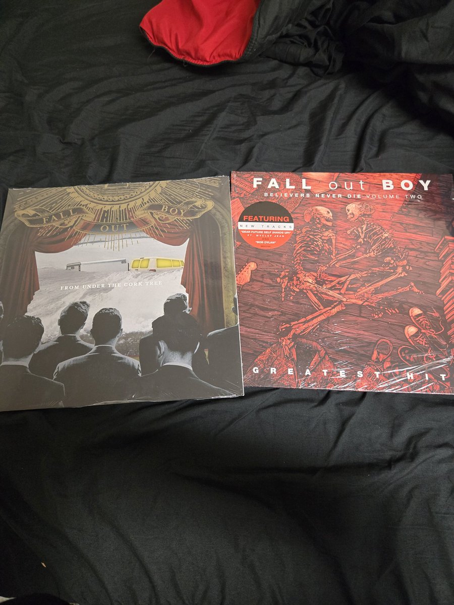 SplitsBananas's tweet photo. Wonderful haul today. I shouldve gotten the mania vinyl but that will have to wait https://t.co/C3M0cxEMpC