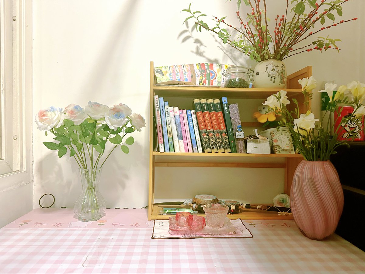 iimina55's tweet image. "Toss what’s unused, treasure what’s meaningful—your space (and mind) will thank you!  #OldItemSorting #DeclutterHappiness"