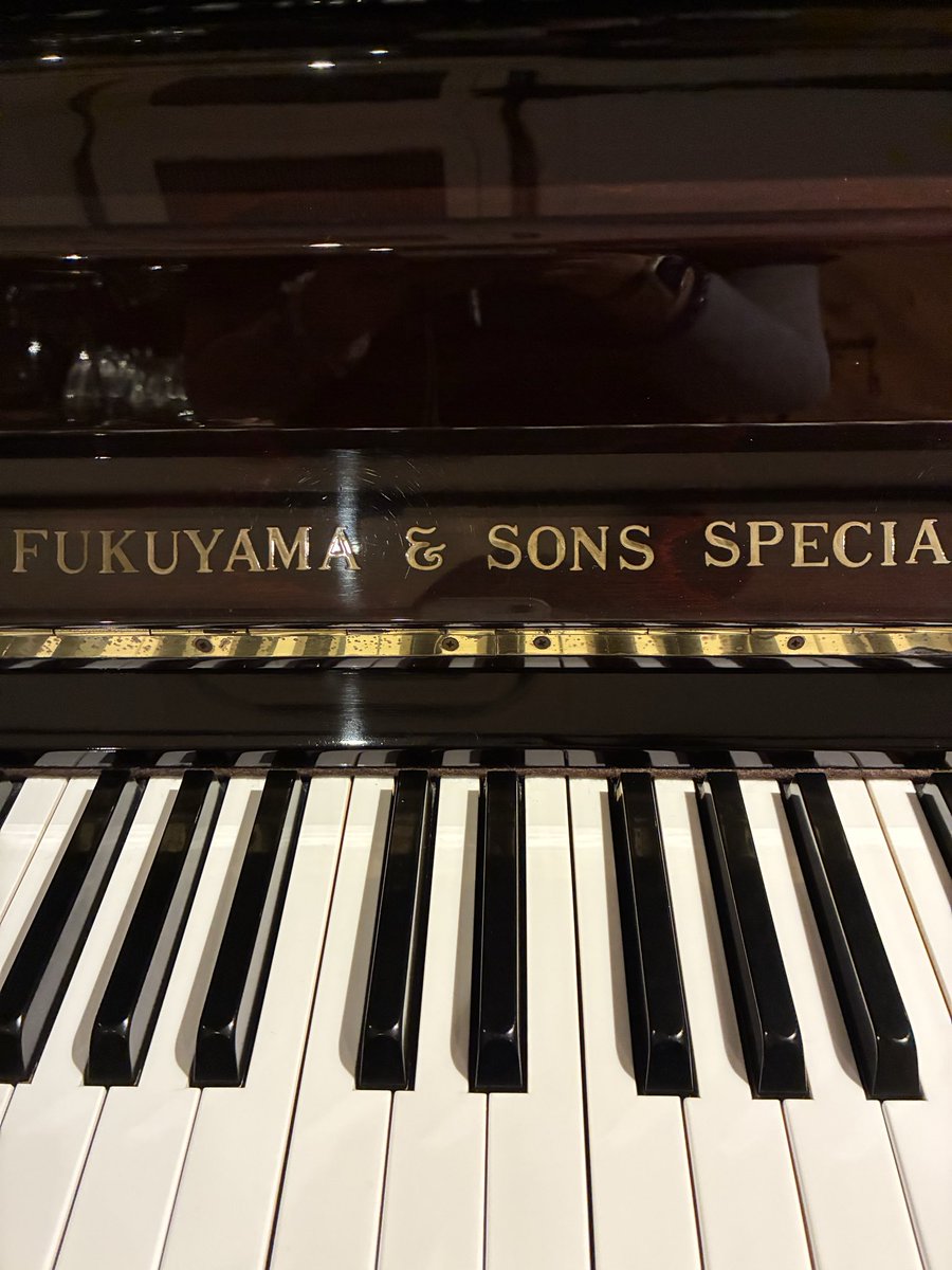 moa_tomocom's tweet photo. 今日のピアノ🎹はコレ
レアなアップライト https://t.co/6CL3SsJaZb