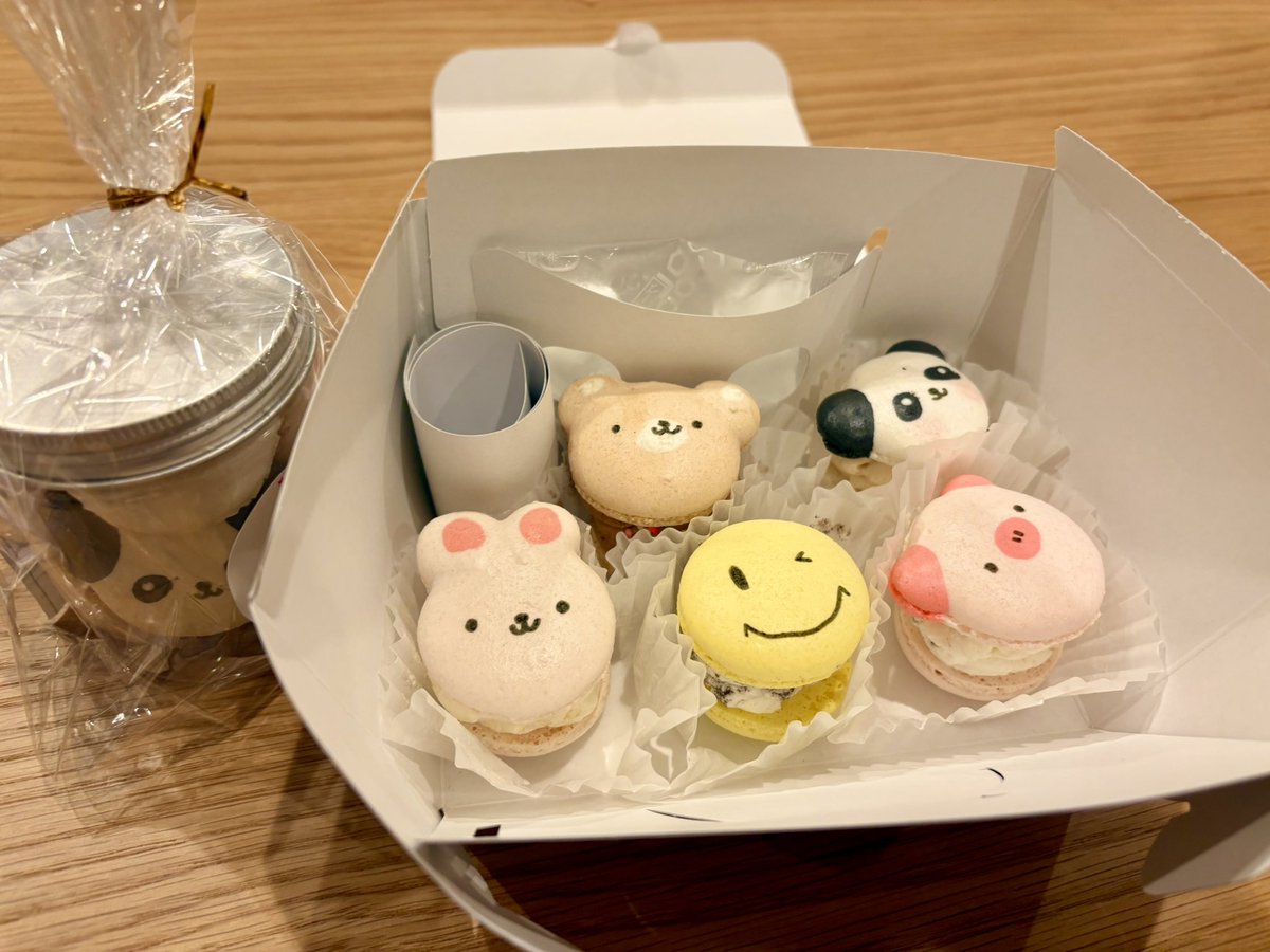 ダイシアオープンしました‼️

昨日は可愛いお土産をいただきました☺️💕
ありがとうございます🙇‍♀️✨

そしてもうすぐ28日にKLASK練習会もございますのでぜひ！🔥

では本日もご来店お待ちしてます😊☕️

#ダイシア
#ボードゲームカフェ
