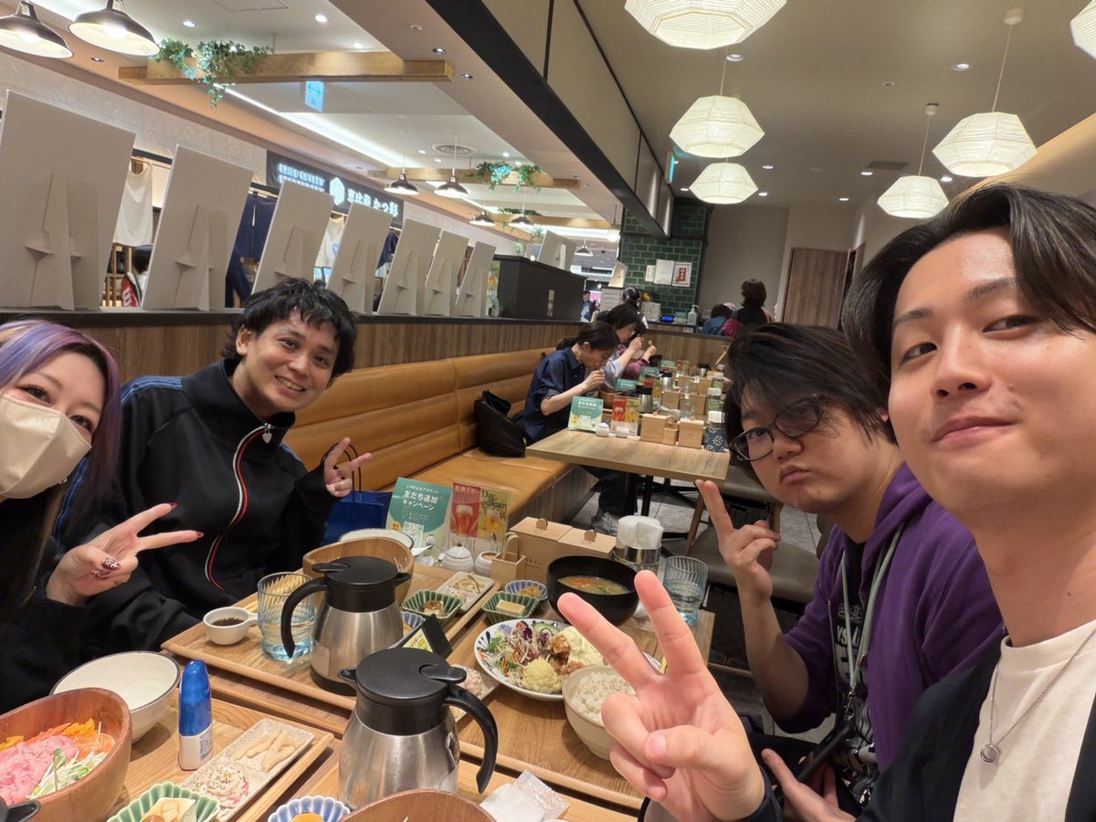 SPACE_CRANE's tweet photo. すぺくれ〜！
遅刻と欠席者🐜 https://t.co/P0SIh1HHEF