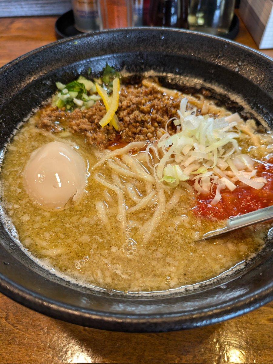 こめーば tweet media