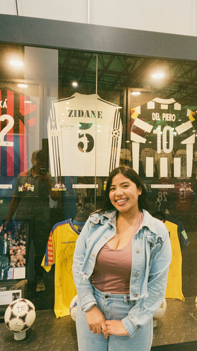 Hoy en el expogol con la camiseta del gran Zizou😍🤍