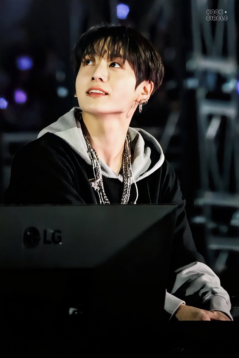 𝑲𝑶𝑶𝑲_𝑪𝒊𝒓𝒄𝒍𝒆🐰 tweet media