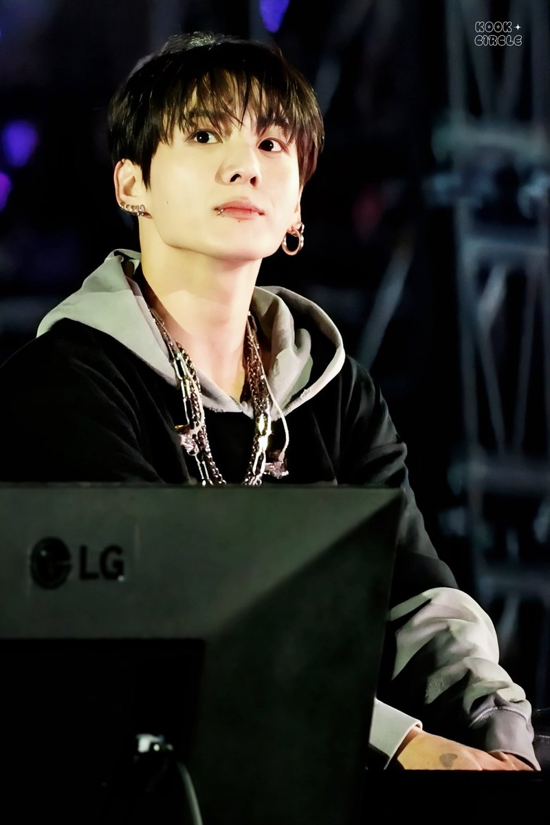 𝑲𝑶𝑶𝑲_𝑪𝒊𝒓𝒄𝒍𝒆🐰 tweet media