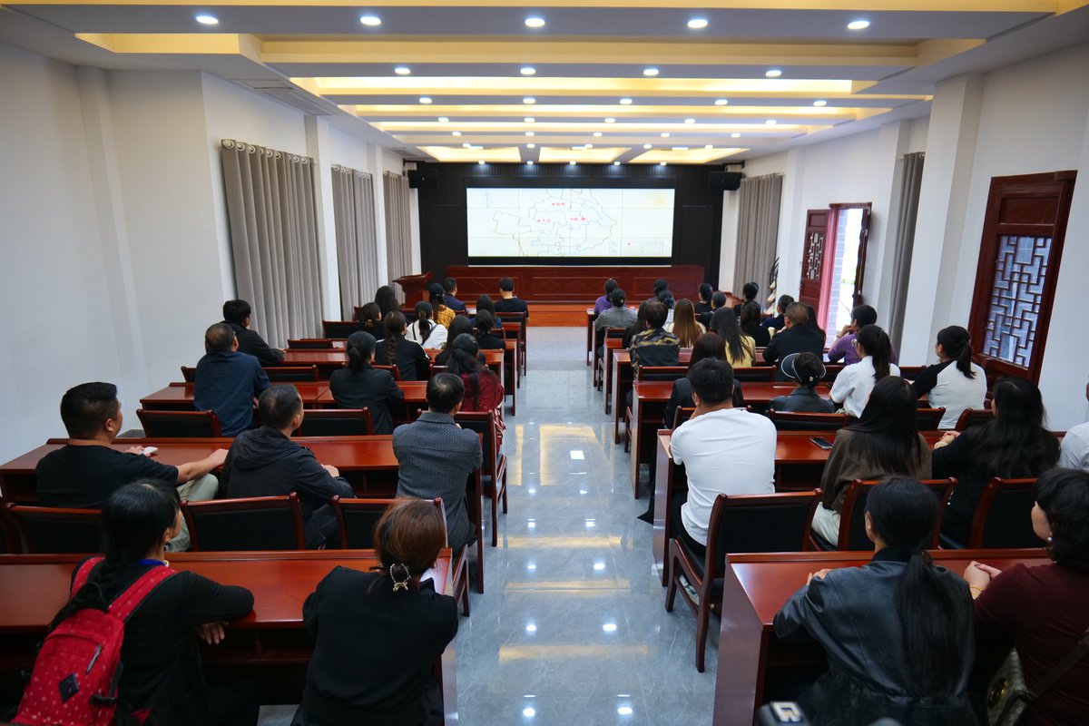 armabessaire1's tweet image. Just wrapped up an inspiring training on [核心主题，如：AI in Marketing/Team Leadership]! Learned actionable strategies, connected with brilliant minds, and left with fresh motivation. Grateful for the insights—excited to apply them!  #Training #ProfessionalGrowth #LearnAndGrow