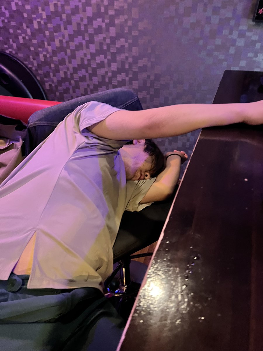 リョウは鮫にいる tweet media