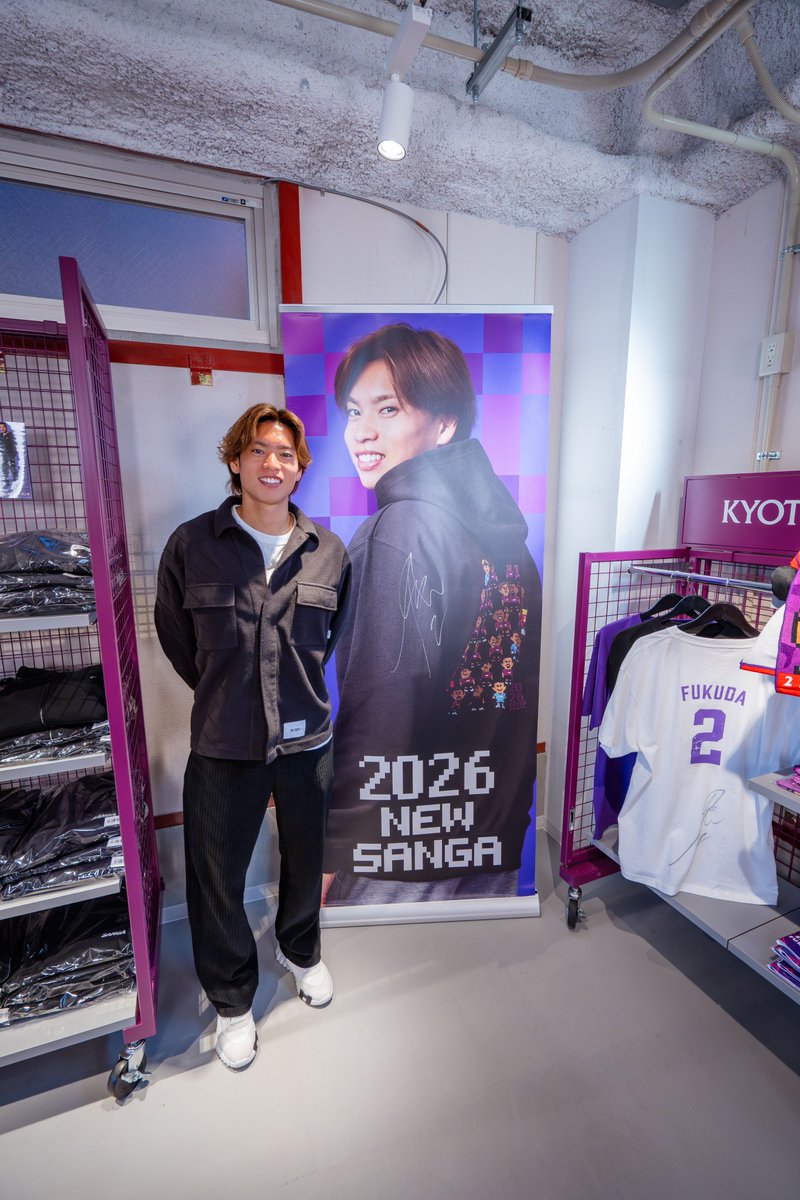 SANGA_CORE's tweet photo. PURPLE BRAVESの撮影にSANGA COREをお使いいただき、ありがとうございました！
お二人のいつもと違う表情が見れる動画、皆さんもぜひチェックしてくださいね✨

そして本日15:00頃、お二人が店内を見て回る動画もSANGA CORE のXアカウントにて特別公開予定です😉💜

当日、福田選手・本田選手にサインをいただきましたグッズは店内に展示させていただきます🙌
福田選手、本田選手、ありがとうございました！ぜひまた遊びにきてくださいね！

#sanga #SANGACORE