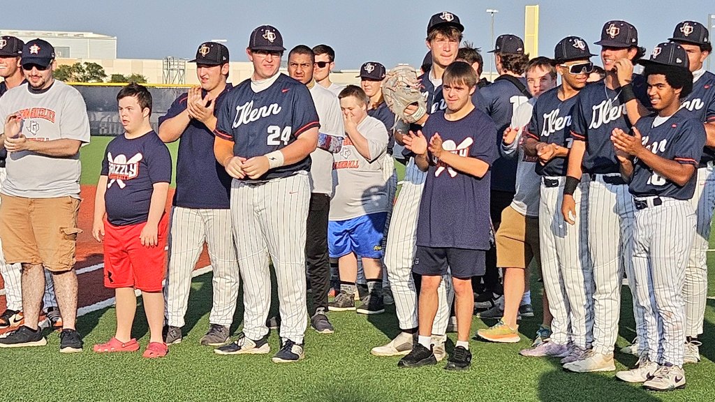 GlennHSBaseball's tweet photo. Tonight we had Sams Adventure Camp join us for pregame festivities! Got to play catch before the game with our boys. Had a member of the group throw the first pitch. And had them run out with us for lineup announcements! #AllinforGlenn #ClawsUp https://t.co/GiESlJbaia