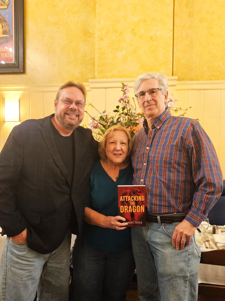 AMarc434254's tweet photo. Had lunch with my manager, Burke Allen of Allen Media Strategies. Always a pleasure catching up and talking, Attacking the Dragon. 

#AMarcRoss #AttackingTheDragon #LunchMeeting #AuthorLife https://t.co/jgNWVJaSMk